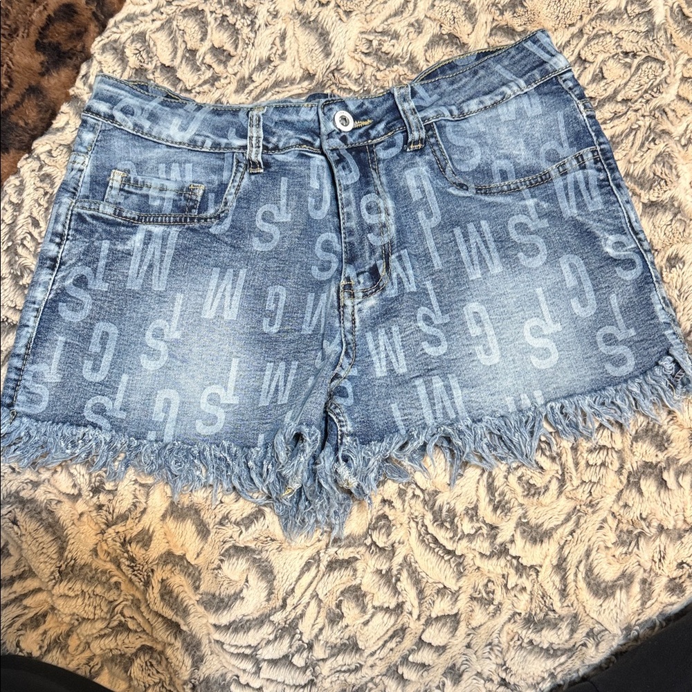 Stylish Blue Patterned Jean Shorts